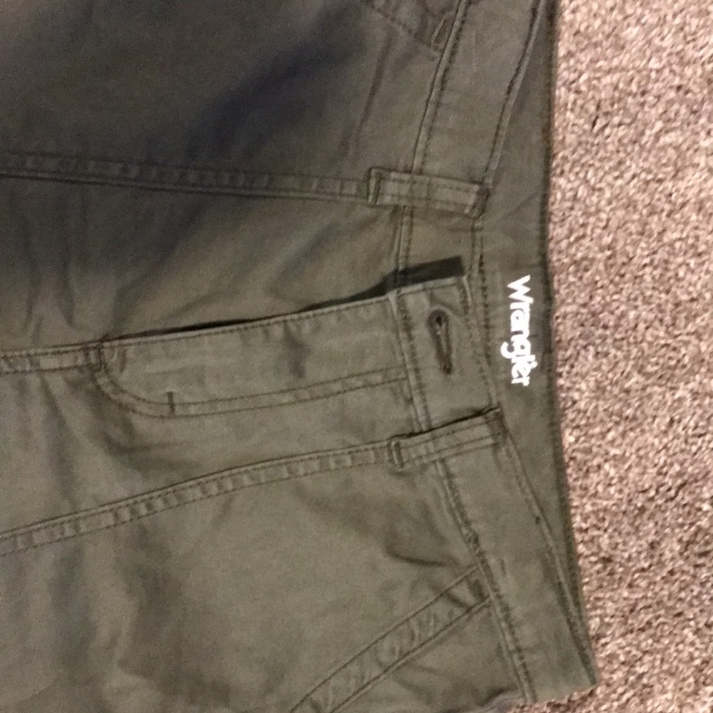 Wrangler - Picture 4 of 4